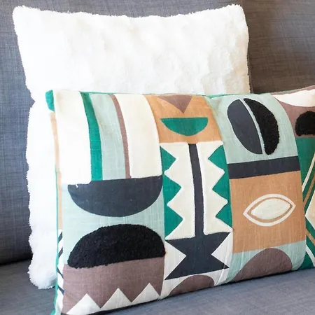 #37 1bdr Bagatelle, Promenade, Sea Front Balcony & Ac *