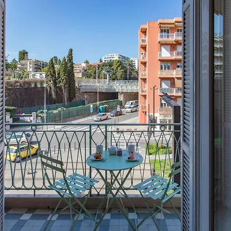 Apartmán #37 1bdr Bagatelle, Promenade, Sea Front Balcony & Ac *