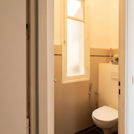 #37 1bdr Bagatelle, Promenade, Sea Front Balcony & Ac Apartmán