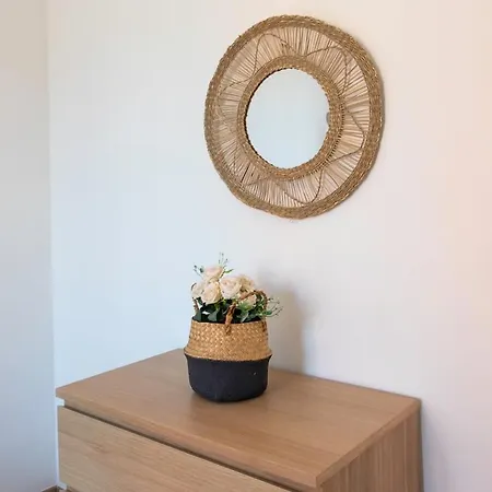 #37 1bdr Bagatelle, Promenade, Sea Front Balcony & Ac Apartmán