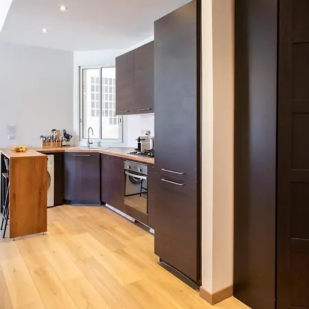 #37 1bdr Bagatelle, Promenade, Sea Front Balcony & Ac Nice