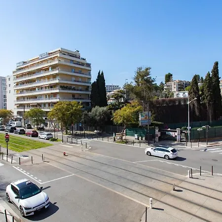 #37 1bdr Bagatelle, Promenade, Sea Front Balcony & Ac *