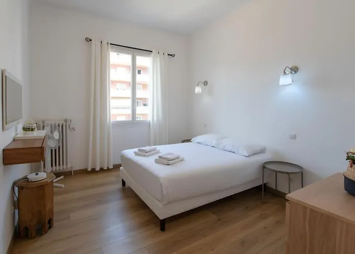 #37 Staywiz Us -1bdr Bagatelle, Promenade, Sea Front Balcony & Ac