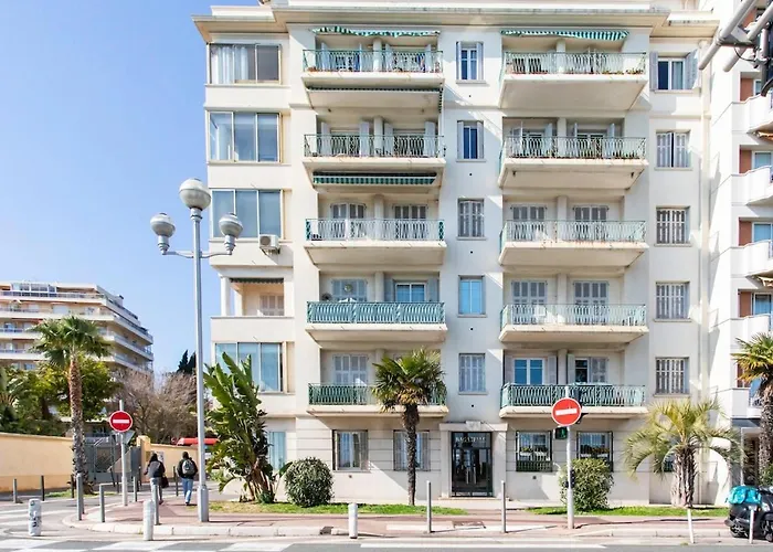 #37 Staywiz Us -1bdr Bagatelle, Promenade, Sea Front Balcony & Ac Apartmán